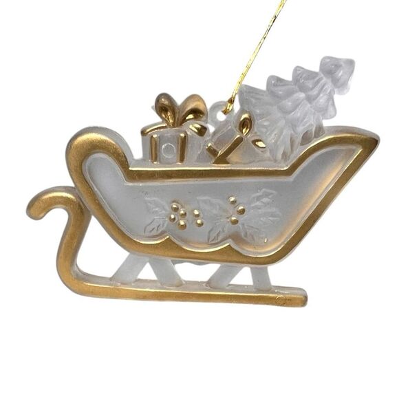 Frosted Acrylic Christmas Tree Ornaments 6 Piece Set Vintage With Gold Detail - Picture 7 of 13